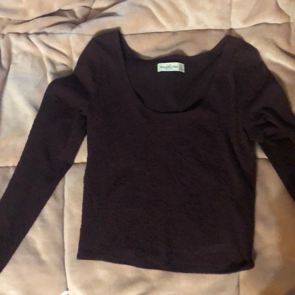 Maroon Abercrombie and Fitch crop top